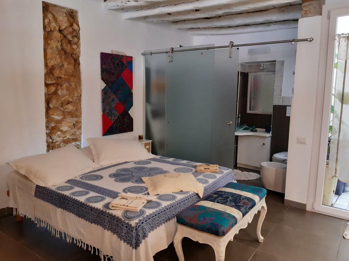 Cozy Loft In The Heart Of Cagliari Villa Exteriör bild