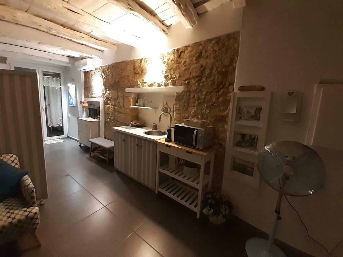 Cozy Loft In The Heart Of Cagliari Villa Exteriör bild