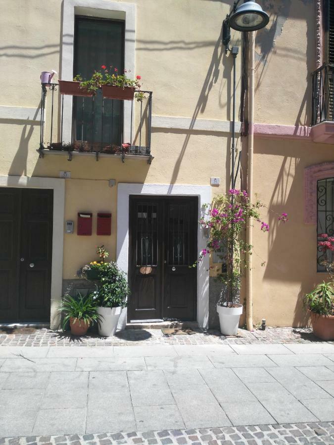 Cozy Loft In The Heart Of Cagliari Villa Exteriör bild