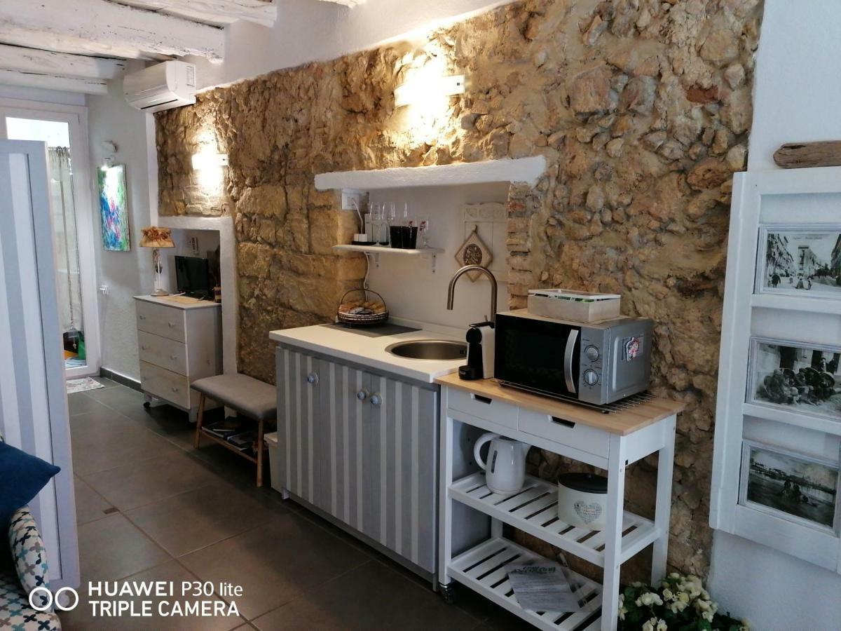 Cozy Loft In The Heart Of Cagliari Villa Exteriör bild