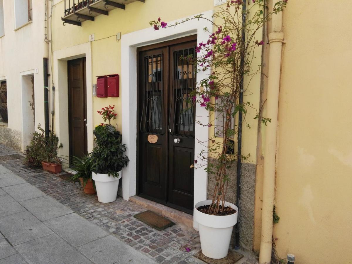 Cozy Loft In The Heart Of Cagliari Villa Exteriör bild